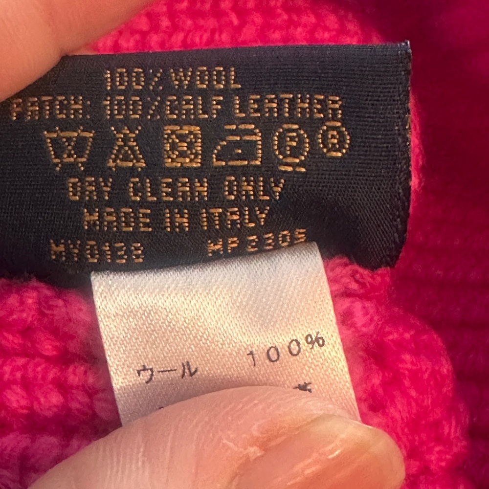 Louis Vuitton
Upside-Down Logo Wool Knit Beanie - Picture 13 of 15